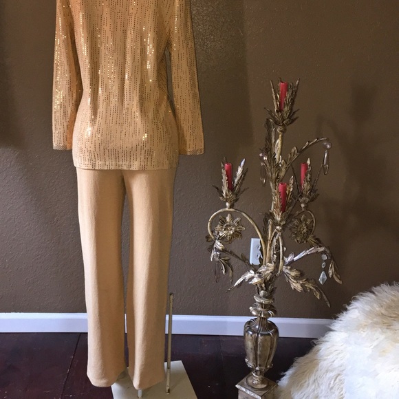 St.John Knit Evening shimmer pant suit - Picture 2 of 7